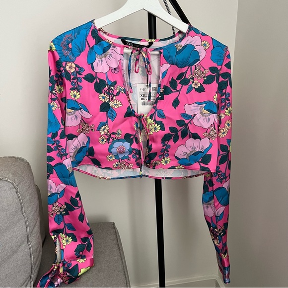 Zara satin floral top - Picture 2 of 4